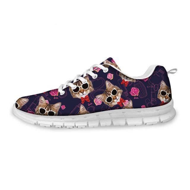 ademende sneakers met violet kattenpatroon