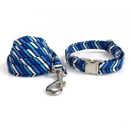 de blauwe leave-mode huisdierenset met halsband en riem