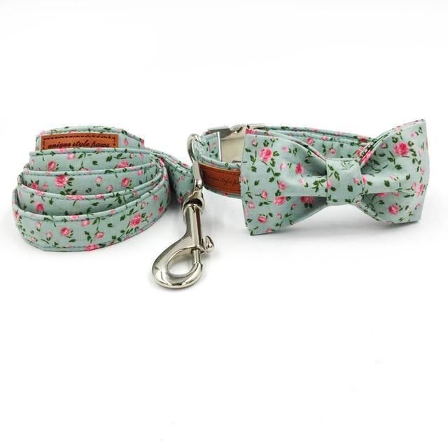 de bloemenmode huisdierenset van halsband en riem