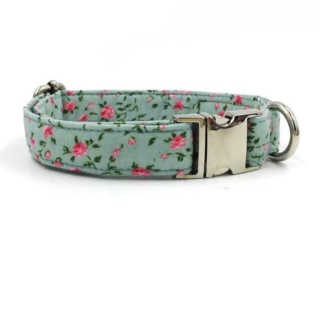 de bloemenmode huisdierenset van halsband en riem