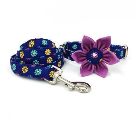 de flower power fashion huisdierenset van halsband en riem