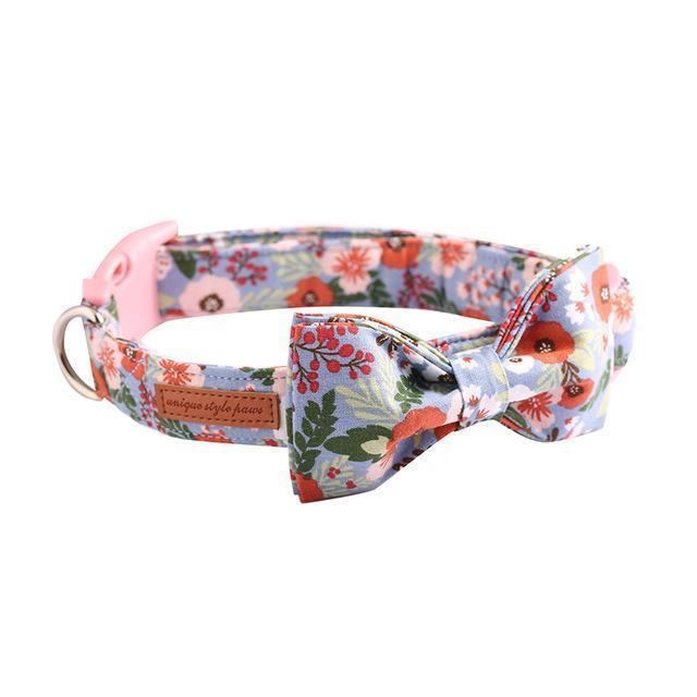 de roze bloemenmode huisdierenset van halsband en riem