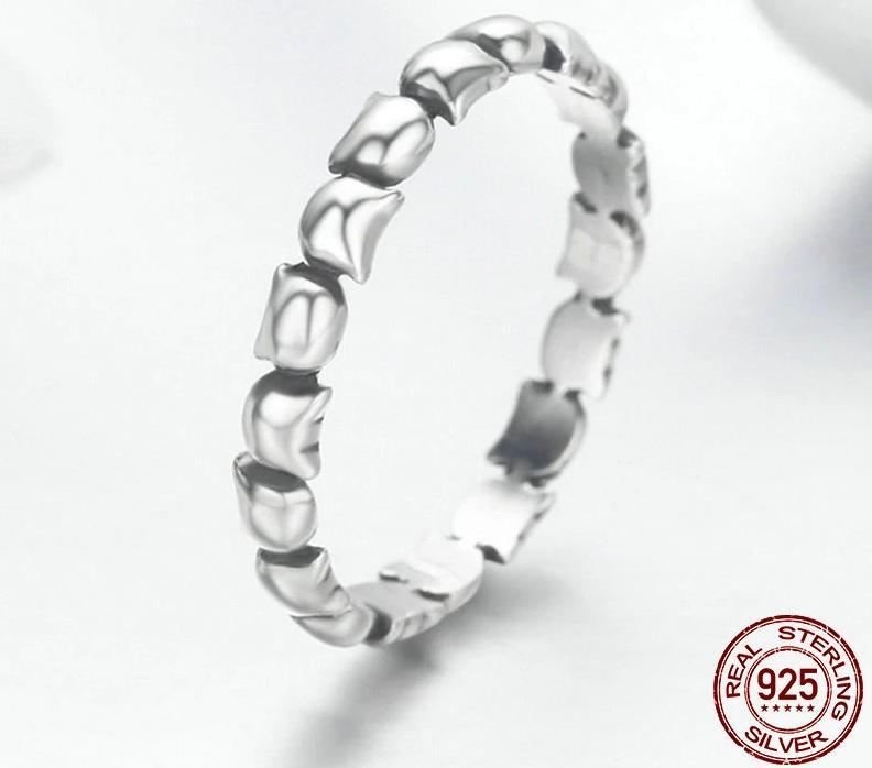 kat gezicht trail ring