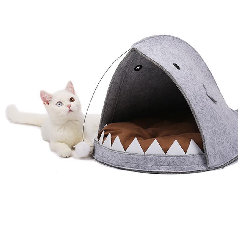 kattenhuisbed ontwerpstijl in de vorm van een haai