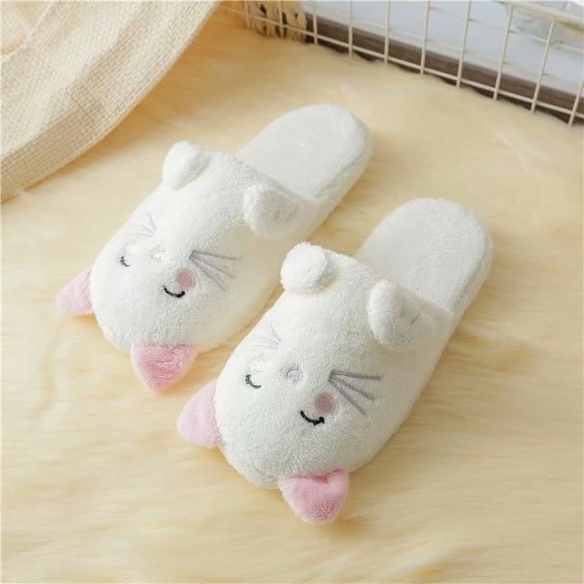schattige kat pluizige huisslippers