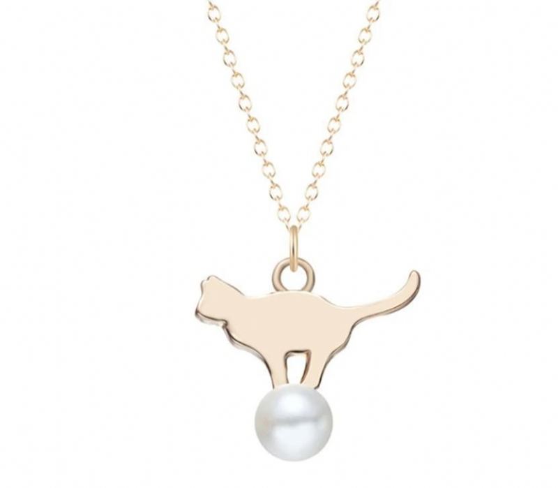 spelende kat met bal parel hanger ketting