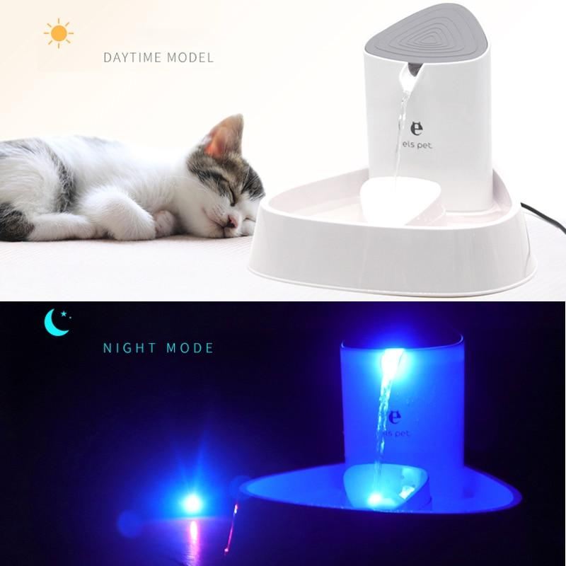 verlichtende automatische waterfontein voor huisdieren